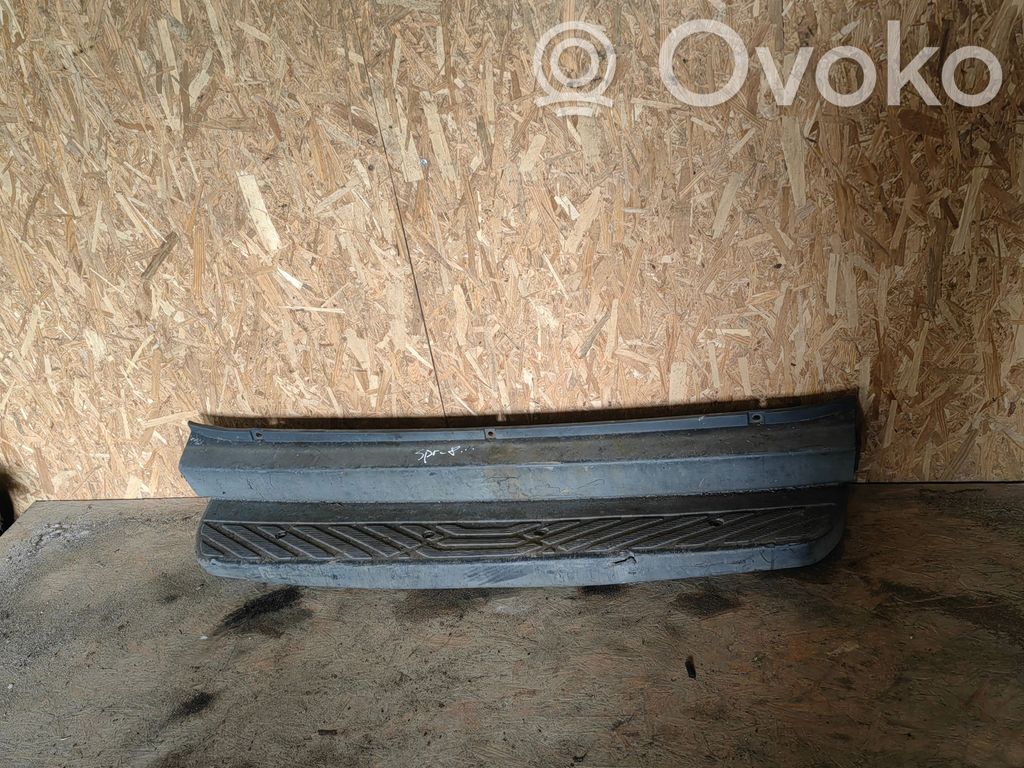 Mercedes-Benz Sprinter W906 Moldura inferior del parachoques trasero 