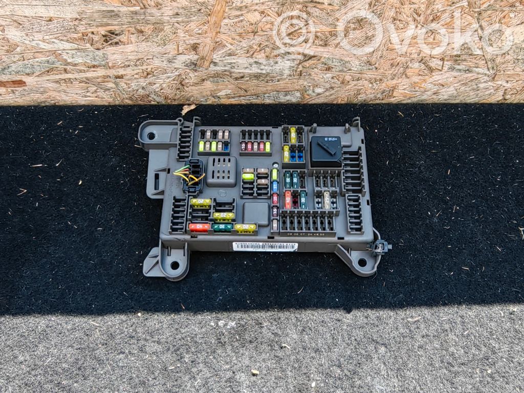 BMW X5 E70 Fuse module 