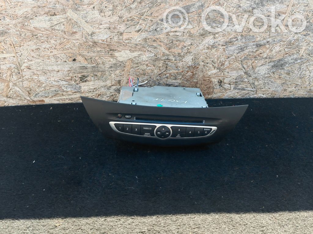 Renault Laguna III Radio/CD/DVD/GPS head unit 
