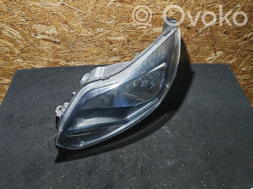 Ford Focus Etu-/Ajovalo 