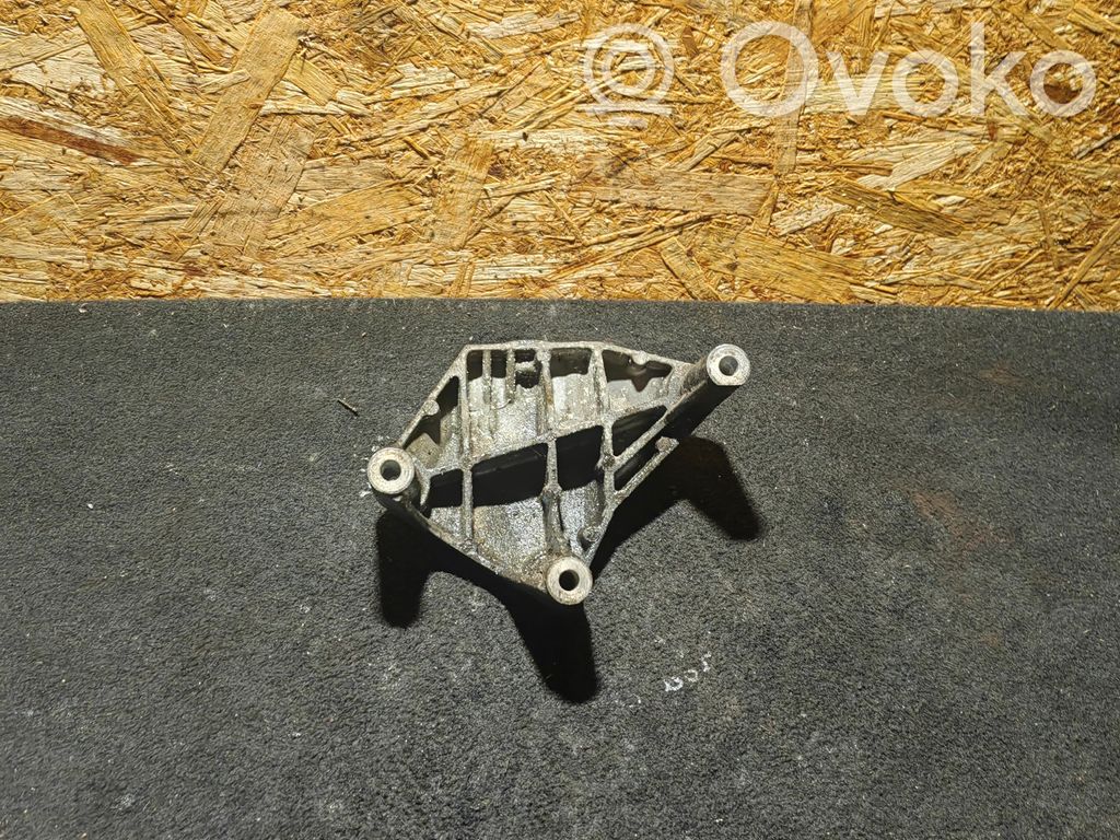 Opel Astra H Engine mounting bracket 