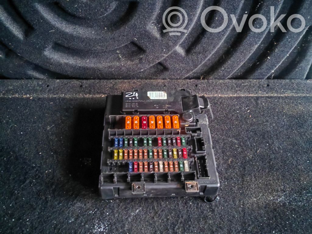 BMW Z4 E85 E86 Fuse module 