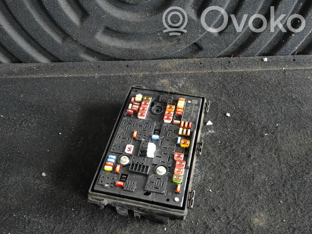 Opel Insignia A Fuse module 