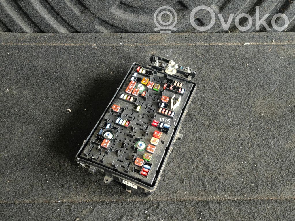 Opel Insignia A Fuse module 