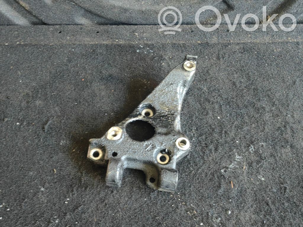 Citroen DS4 A/C compressor mount bracket 