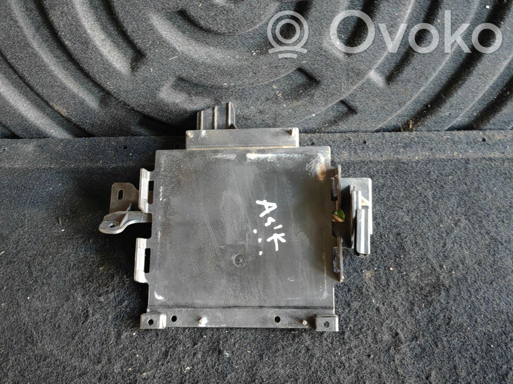 Opel Astra K Engine control unit holder 