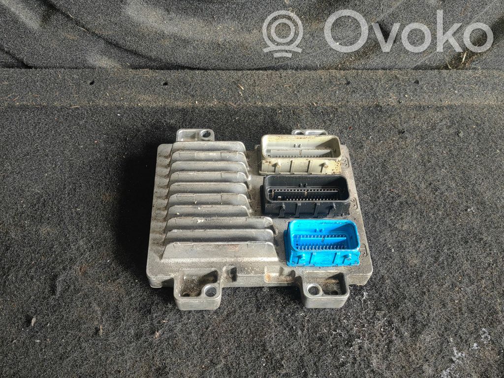 Opel Zafira C Engine control unit/module 