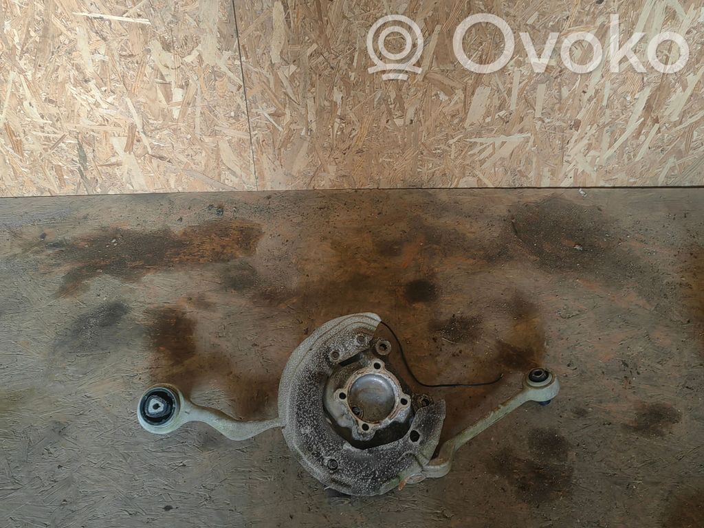 BMW 3 E90 E91 Front wheel hub 