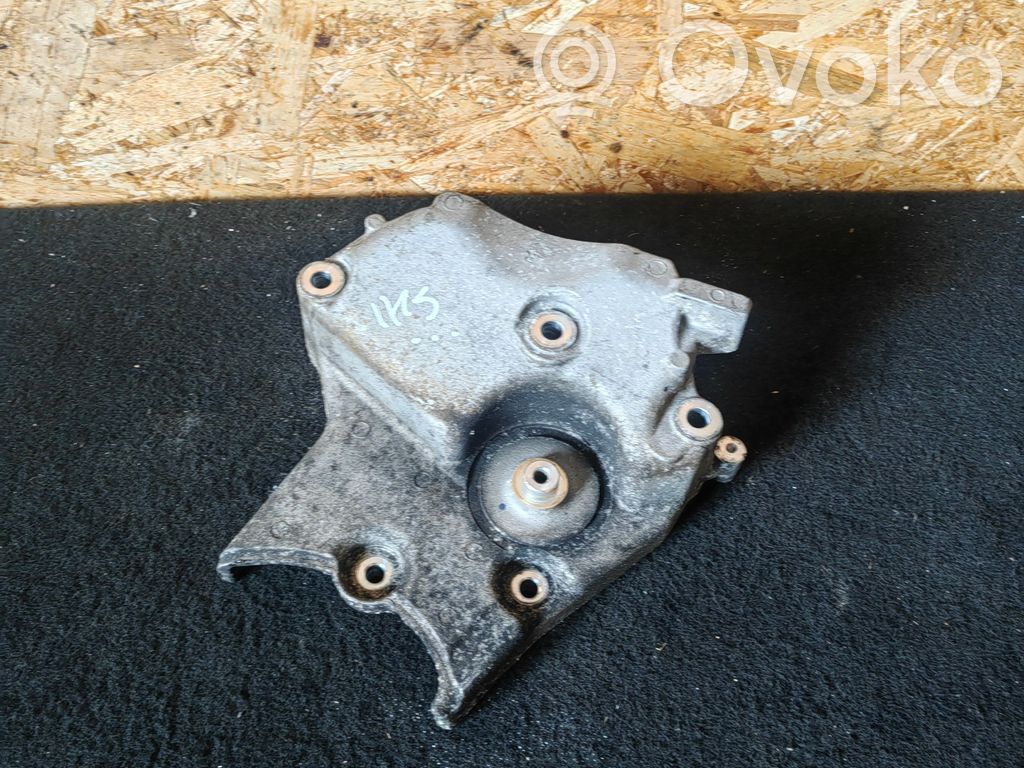Opel Insignia A Engine mounting bracket 