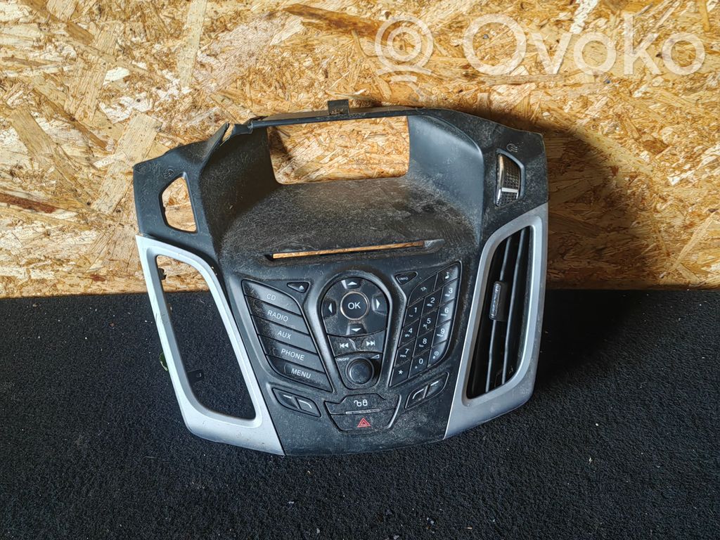 Ford Focus Radio/CD/DVD/GPS head unit 