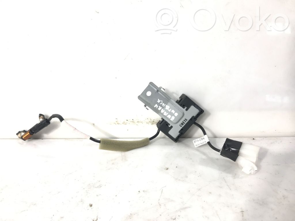 Subaru Outback (BS) Pystyantennivahvistin 