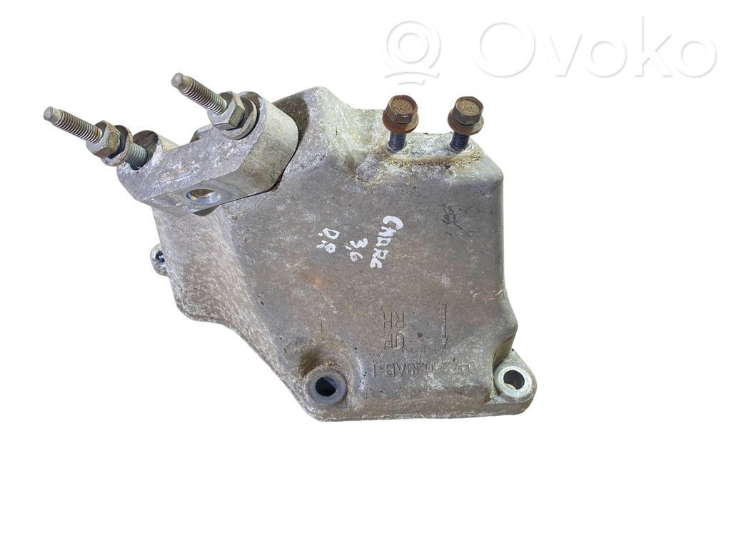Engine mounting bracket   04726028AB