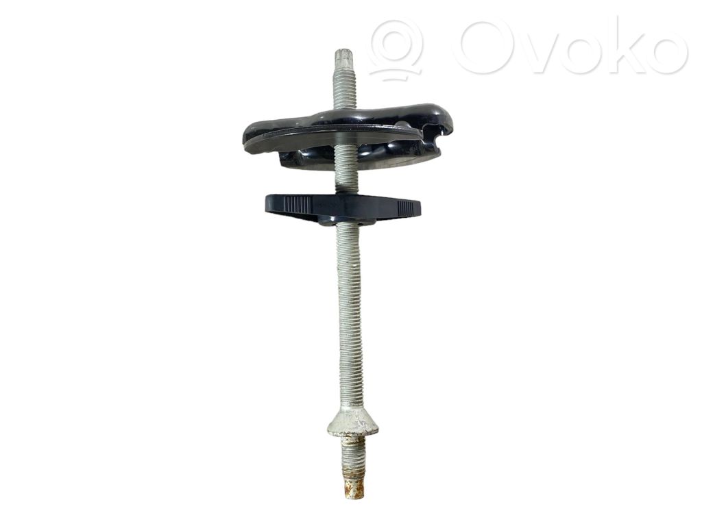 Tornillo de la rueda de repuesto
