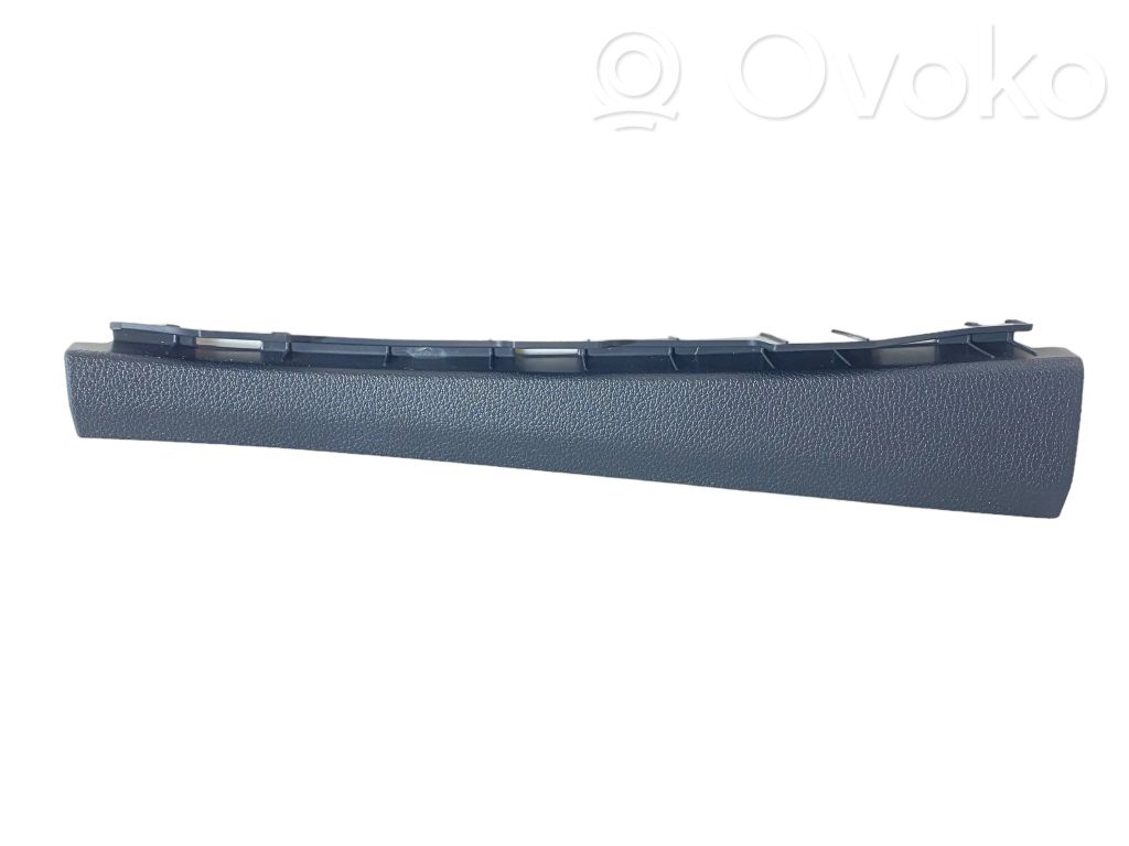 Audi Q3 F3 Otras molduras del borde/pilar 