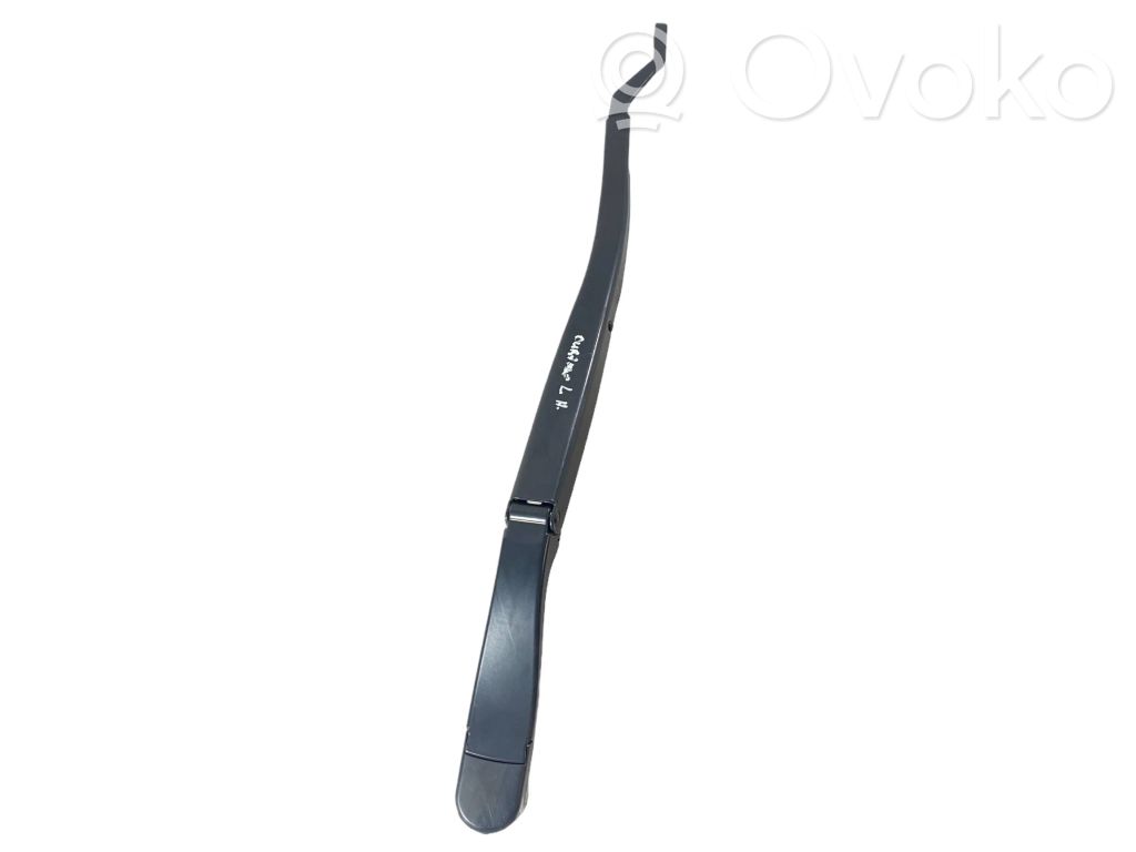 Dodge Durango Front wiper blade arm 