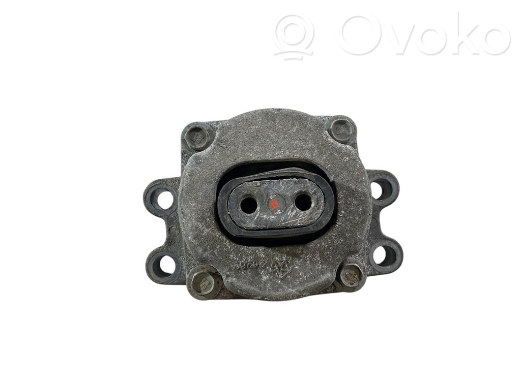 Dodge Challenger Engine mount bracket 