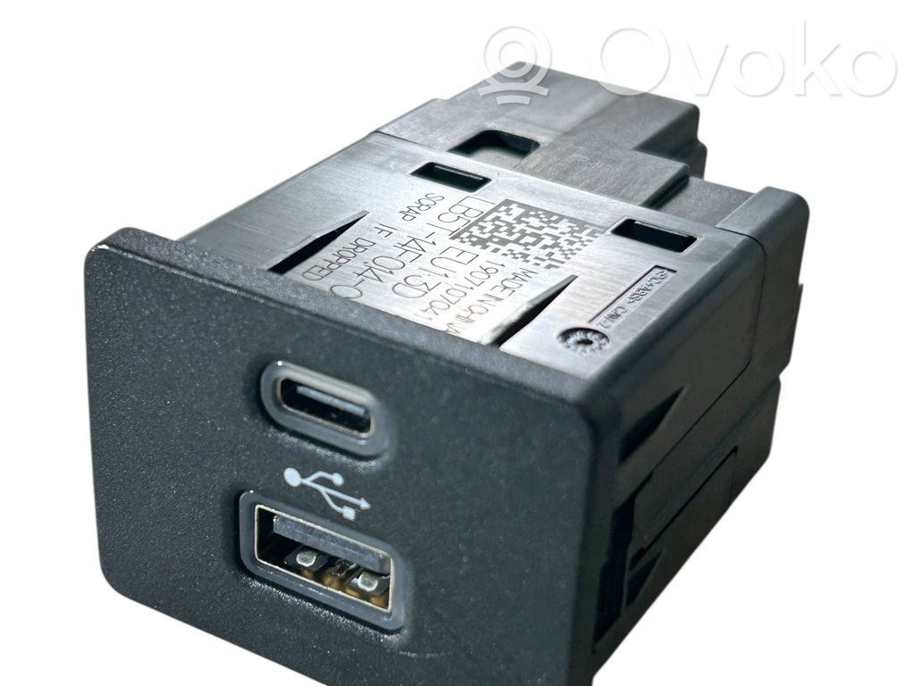 Ford Explorer VI USB socket connector 