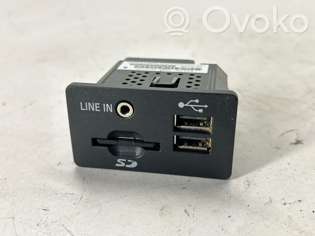Ford Edge II USB-pistokeliitin 