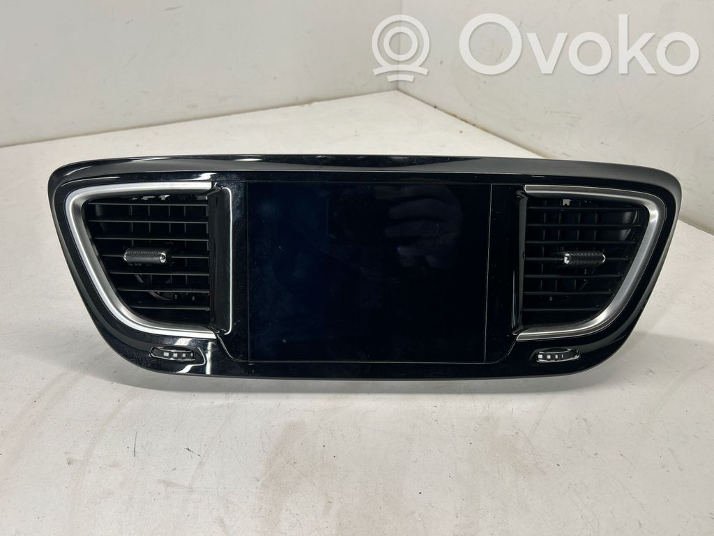 Chrysler Pacifica Screen/display/small screen 