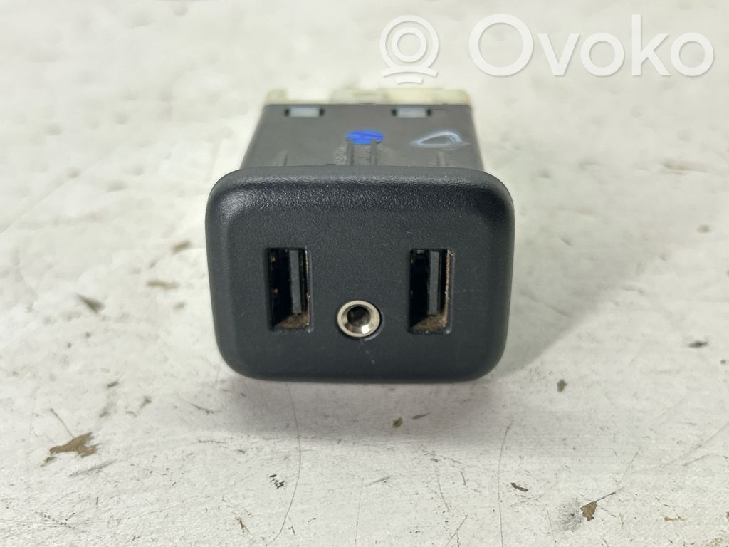 USB socket connector   13519224,35202353