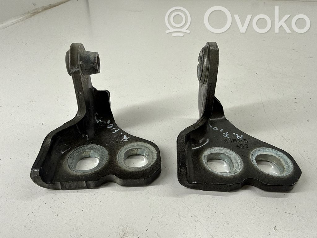 Dodge Hornet Front door hinge set 
