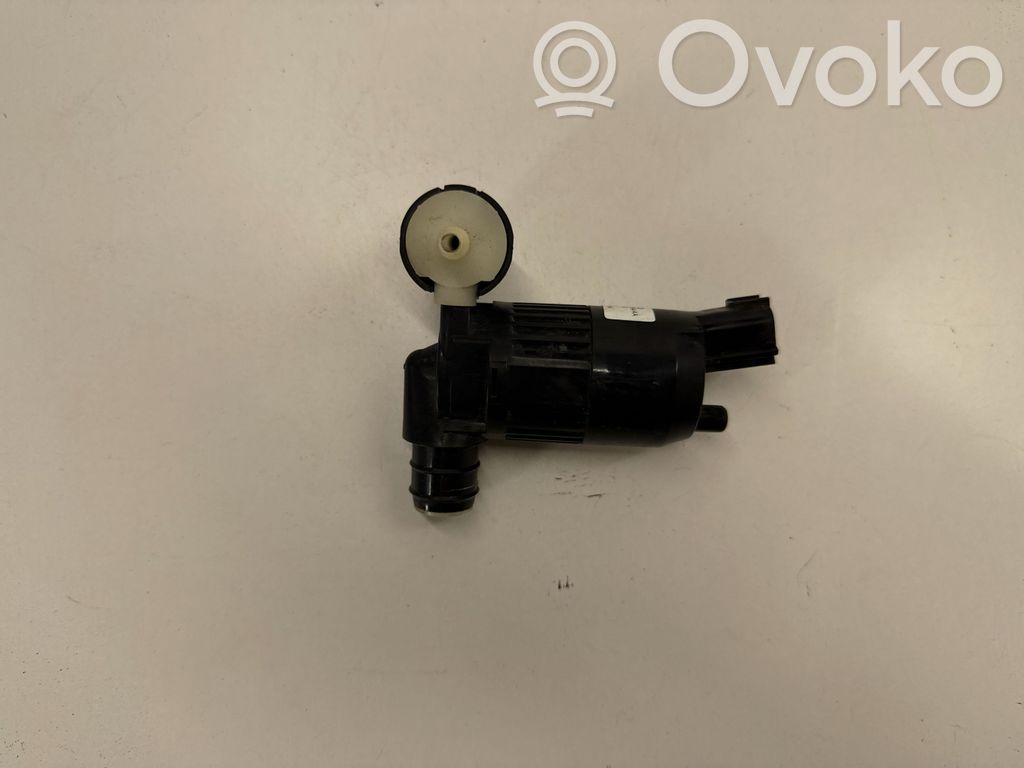 Ford Explorer V Windscreen/windshield washer pump 