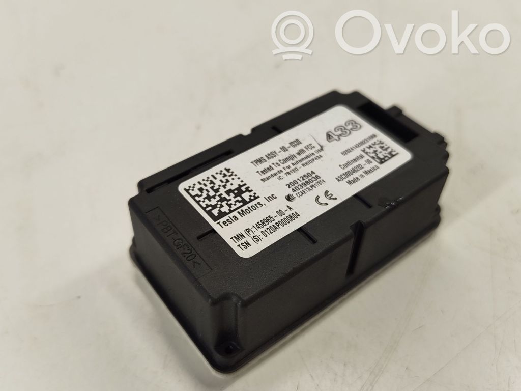 Tesla Model 3 Tire pressure control unit 
