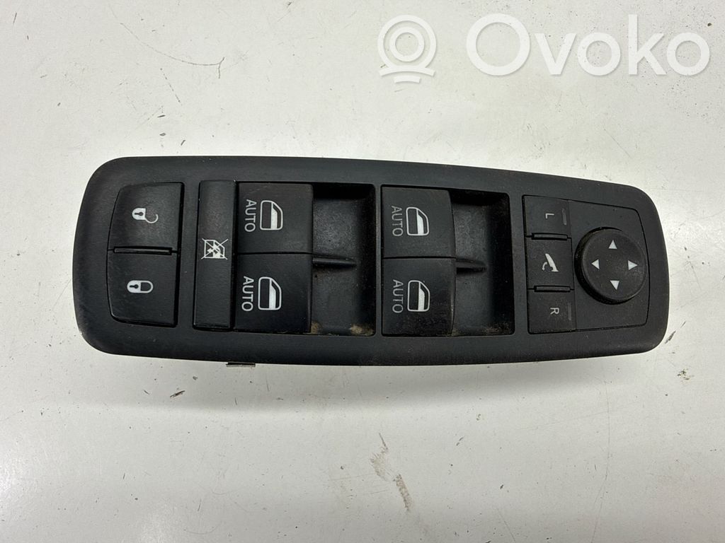 Chrysler Pacifica Electric window control switch 