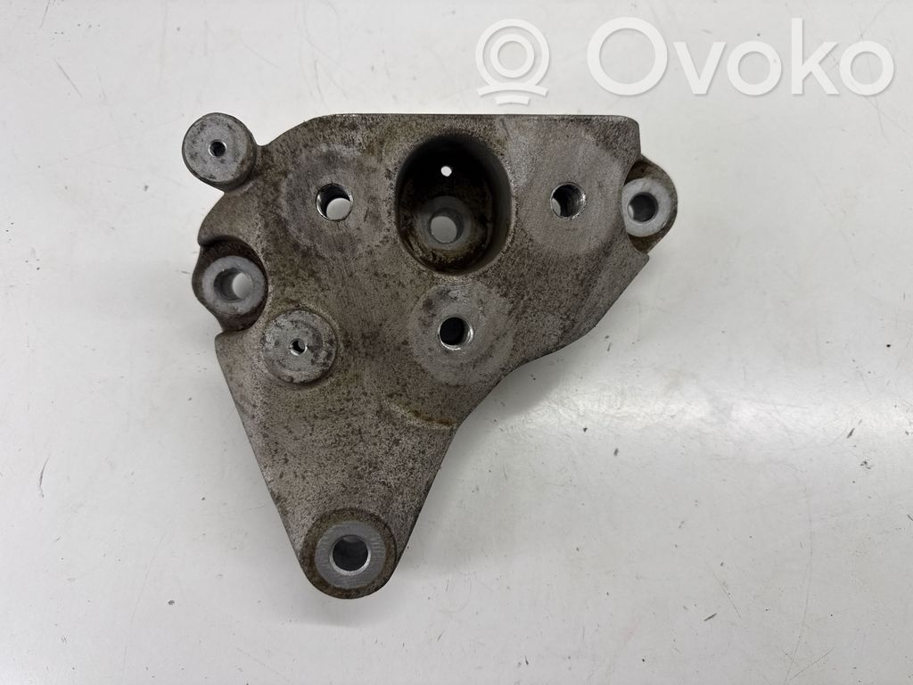 Chrysler Pacifica Gearbox mounting bracket 