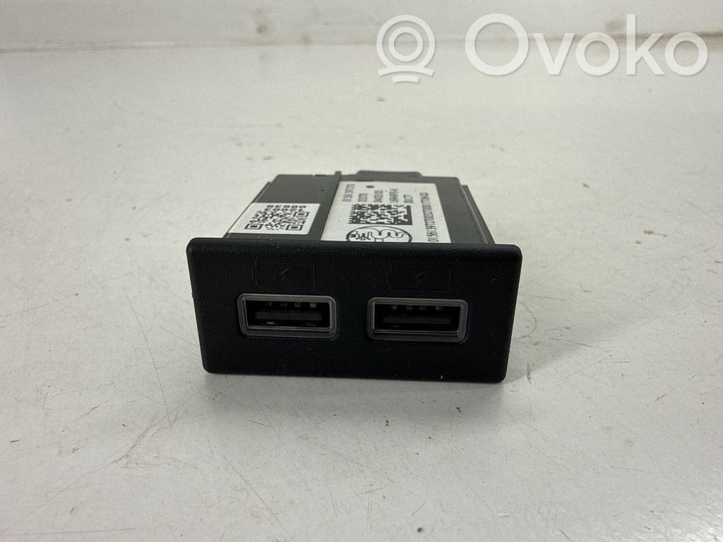 Alfa Romeo Stelvio Enchufe conector USB 