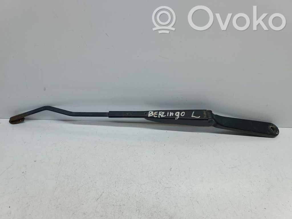 Citroen Berlingo Front wiper blade arm 