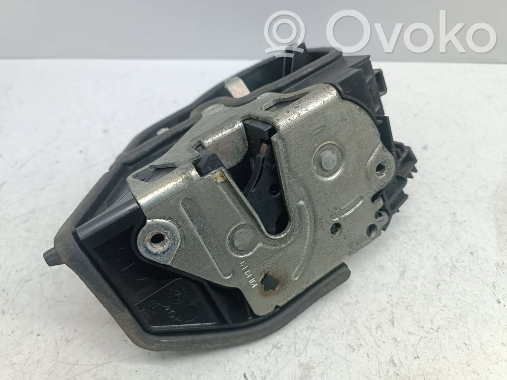 BMW 7 E65 E66 Etuoven lukko 