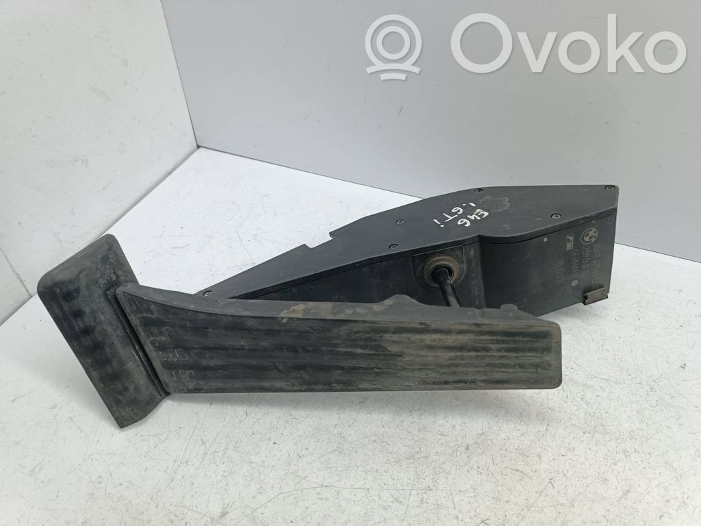 Akceleratoriaus pedalas   6756493,25916010