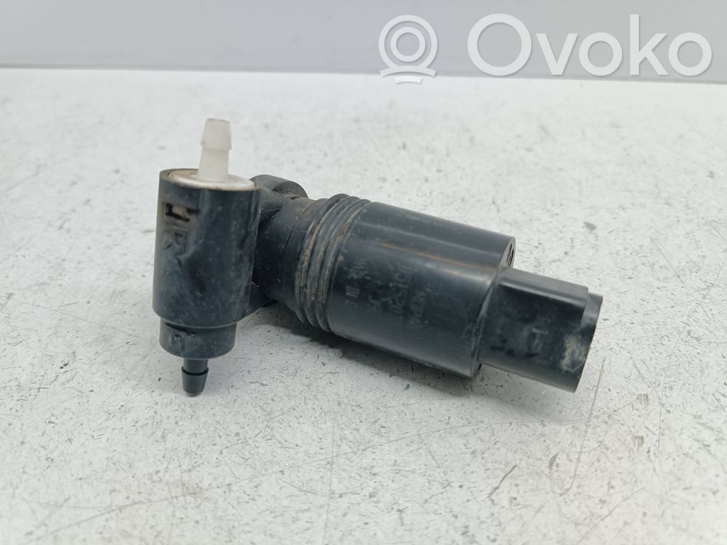 Jeep Grand Cherokee (WK) Windscreen/windshield washer pump 
