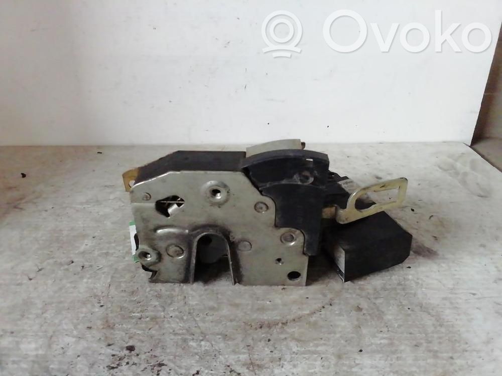 BMW 3 E36 Priekinė durų spyna 