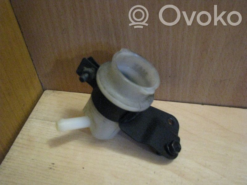 Ohjaustehostimen nestesäiliö   571504D100