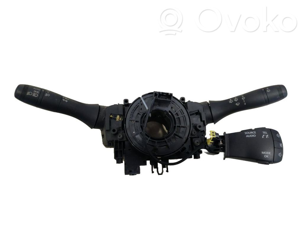 Dacia Duster Interruptor de control multifunción 