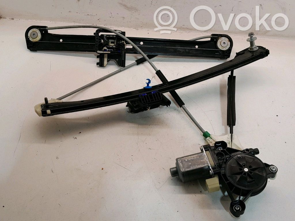 Ford Fiesta Macara ușă față cu motor
