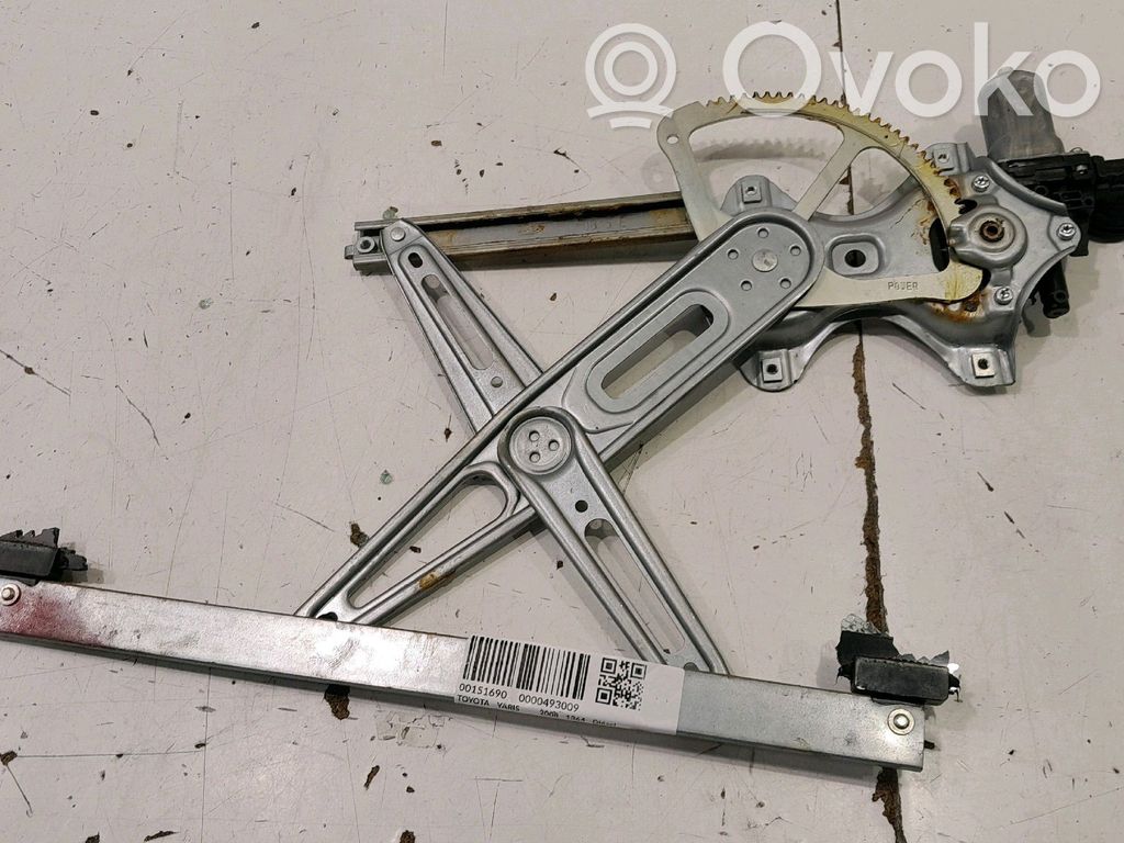 Toyota Yaris Alzacristalli della portiera anteriore con motorino 