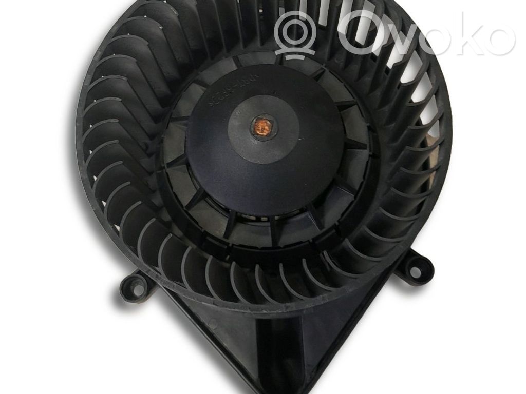 Heizungslüfter   8E1820021E