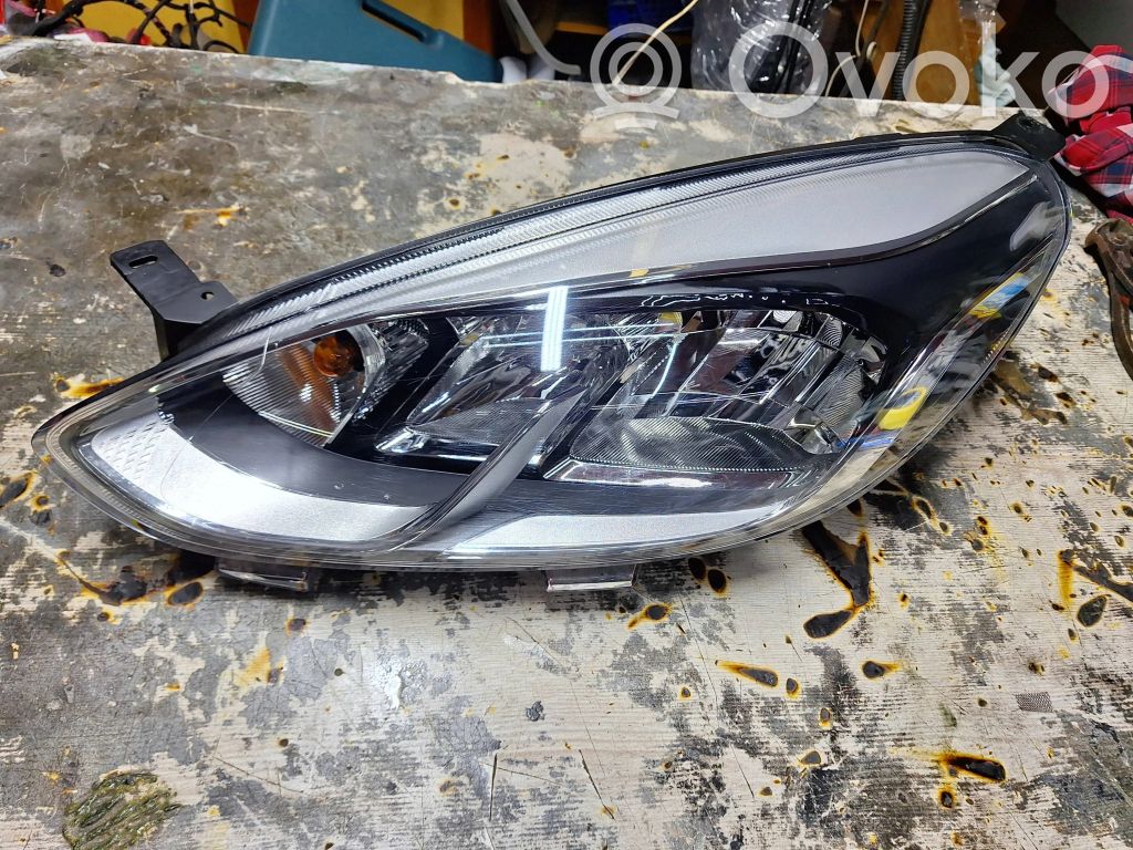 Ford Fiesta Lampa przednia 