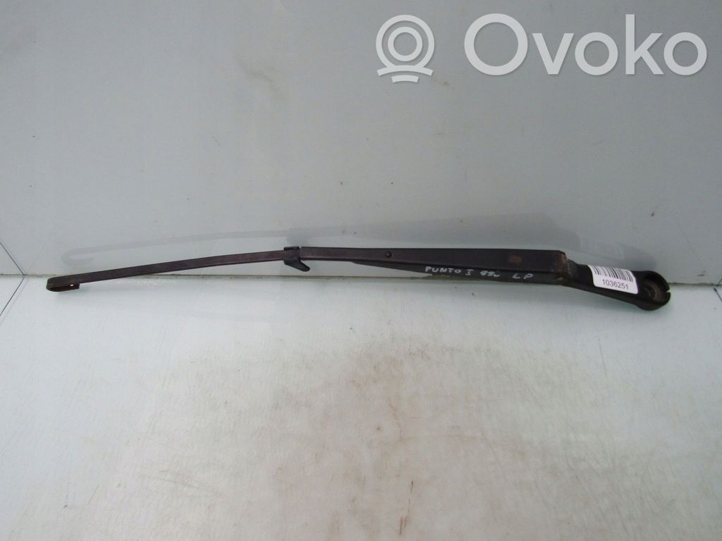 Fiat Punto (176) Front wiper blade arm 