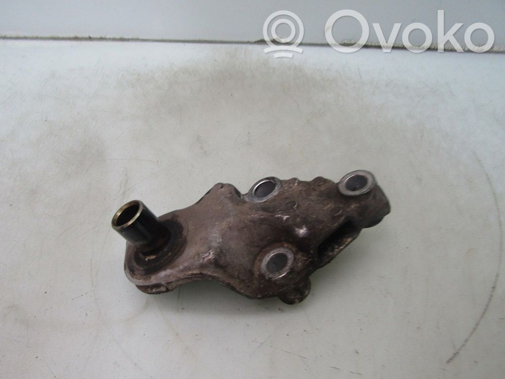 Citroen C5 Engine mounting bracket 