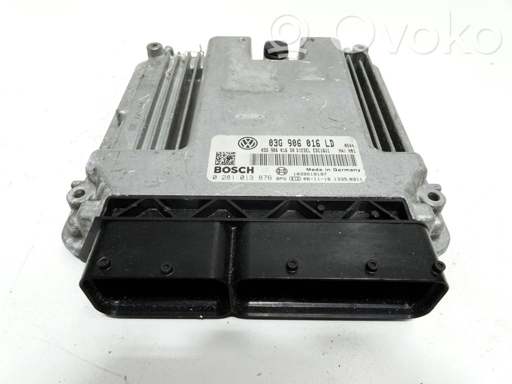 Volkswagen Touran I Engine control unit/module 