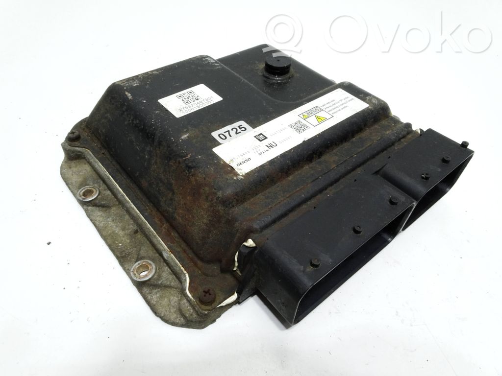 Opel Zafira B Engine control unit/module 