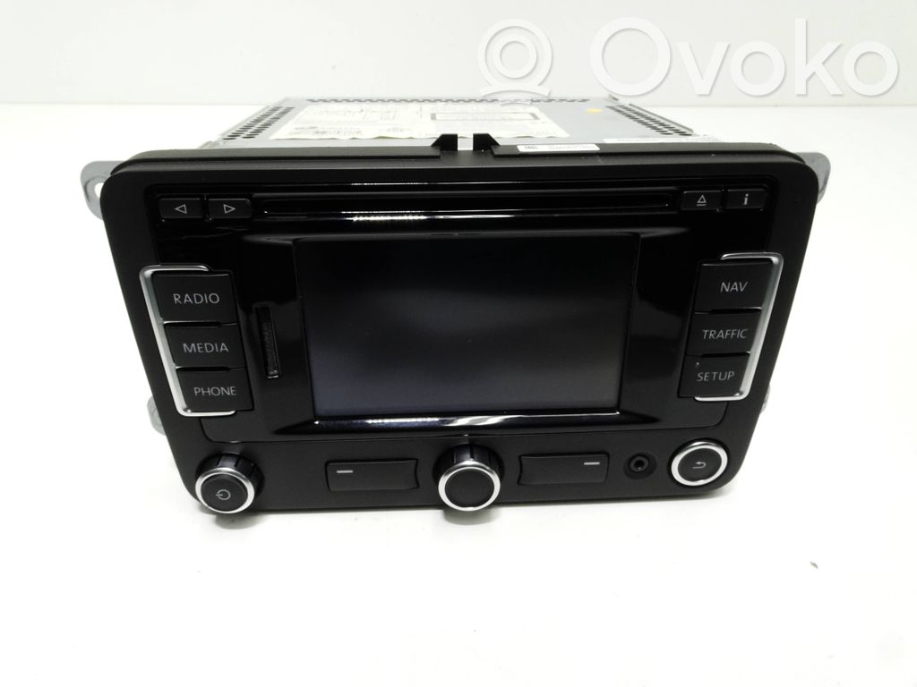 Volkswagen PASSAT B7 Panel / Radioodtwarzacz CD/DVD/GPS 