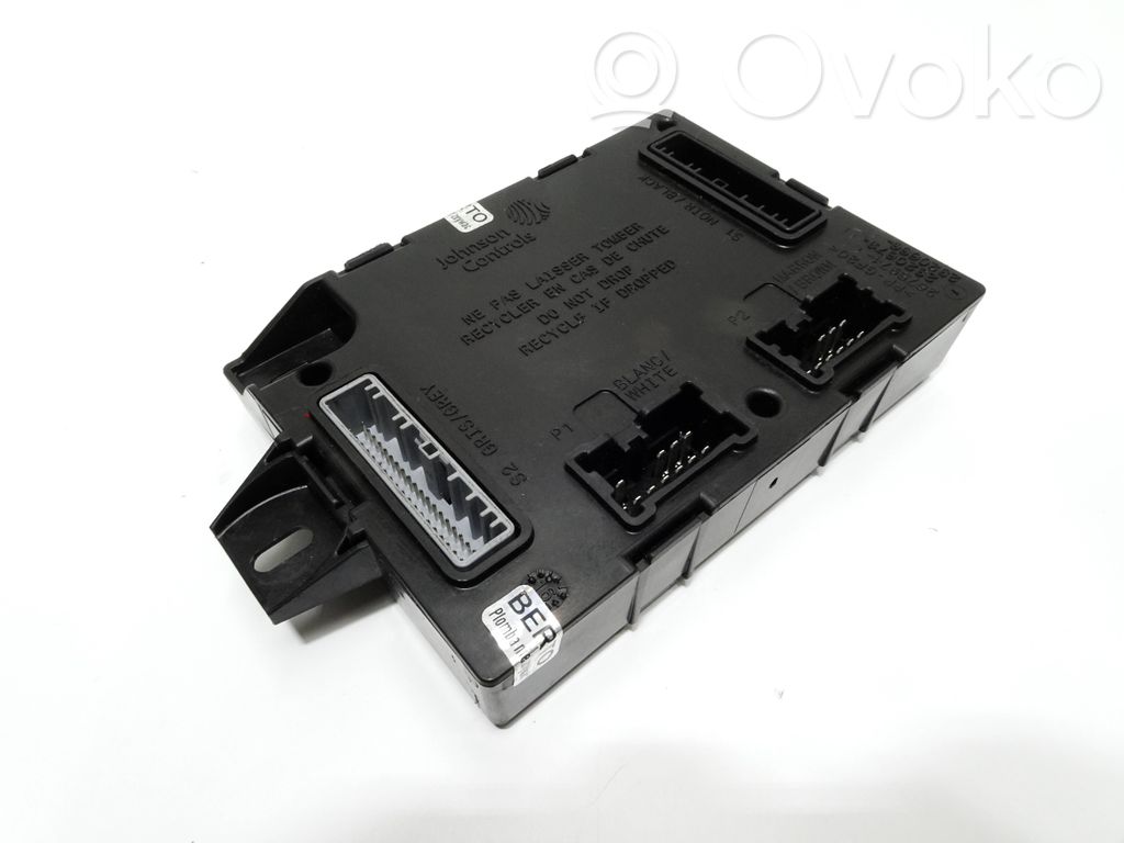 Renault Trafic III (X82) Engine control unit/module 