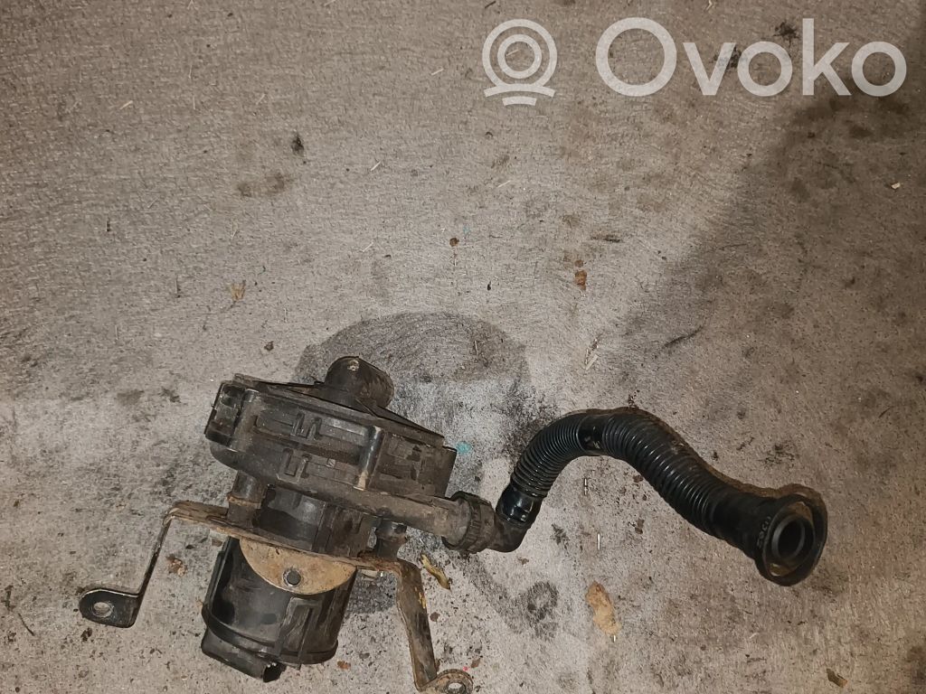 BMW X5 E53 Secondary air pump 