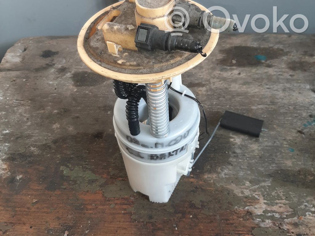 Mitsubishi Colt Bomba interna de combustible 