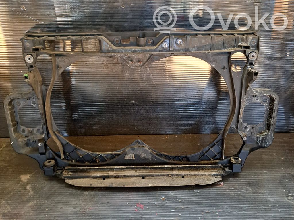 Audi A6 Allroad C6 Radiatorių panelė 